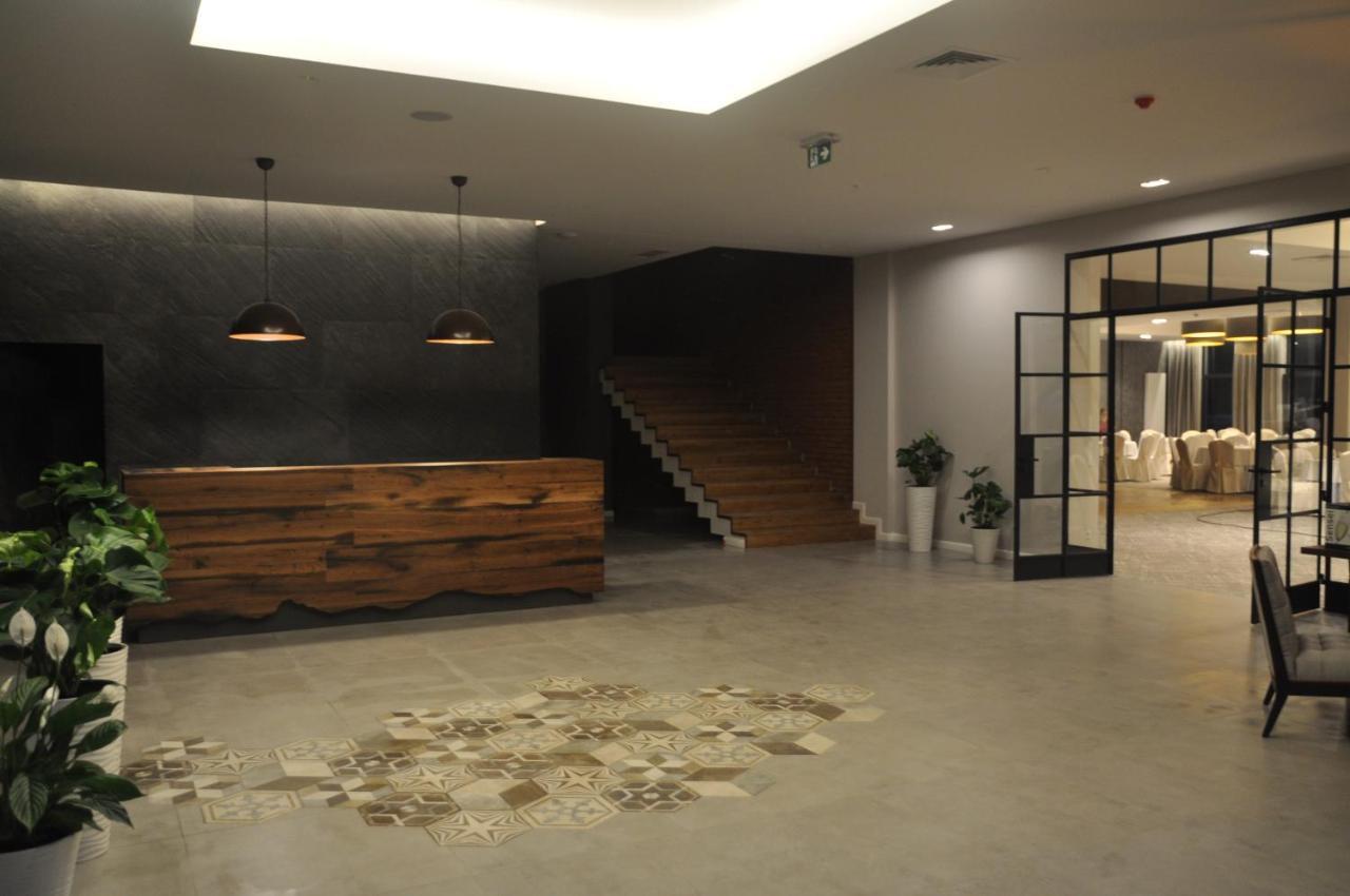 Polanka Conference Center Hotel Krosno Bagian luar foto